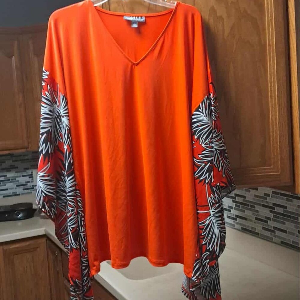 WOMENS TOP SIZE 12